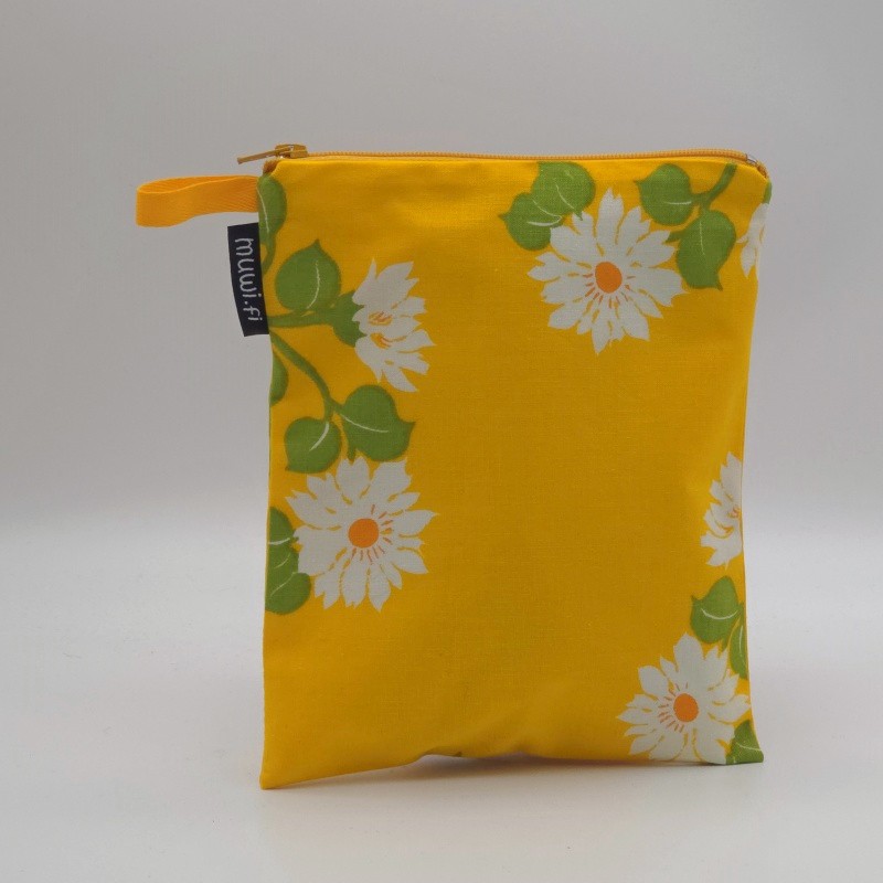 Uimapukupussukka (katveessa)